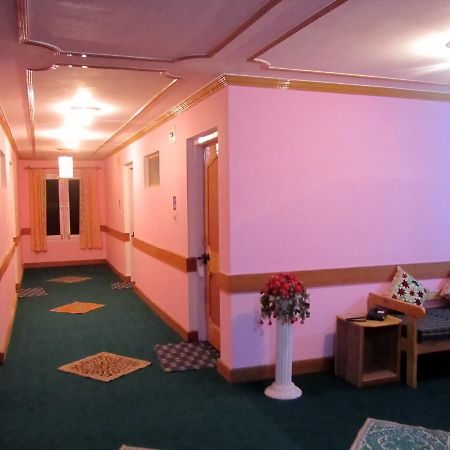 Royal Star Inn Σριναγκάρ Εξωτερικό φωτογραφία