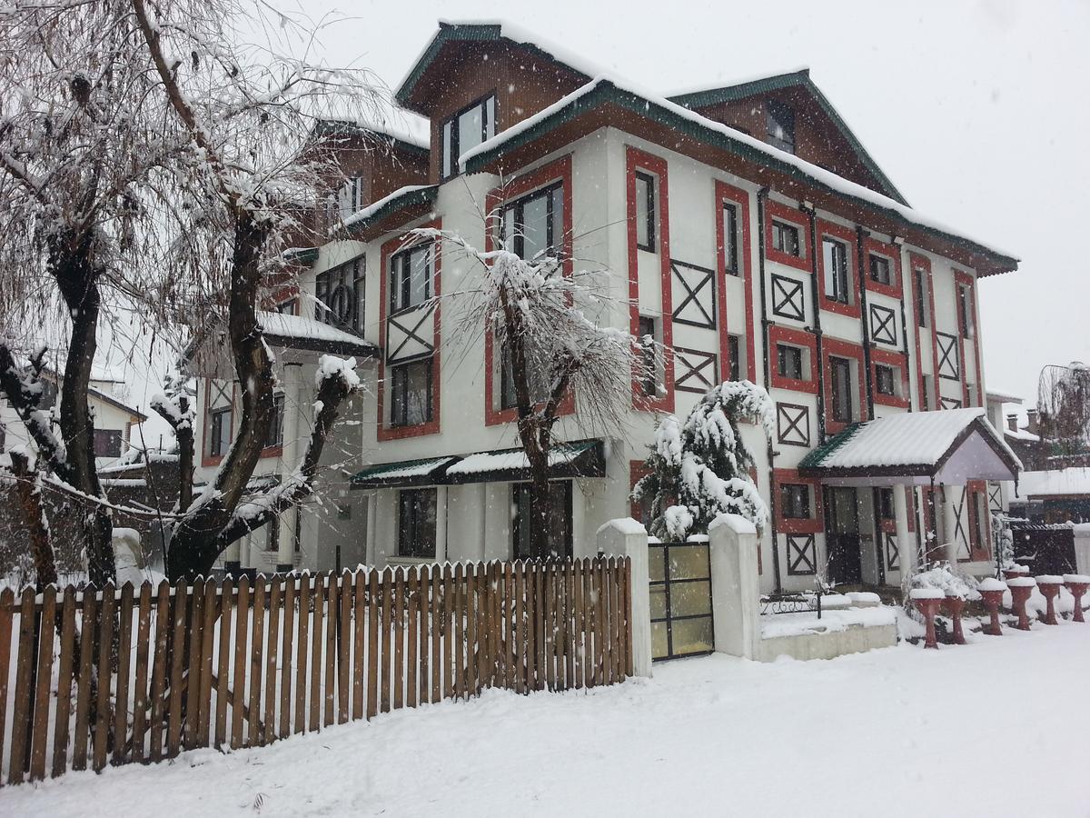Royal Star Inn Σριναγκάρ Εξωτερικό φωτογραφία