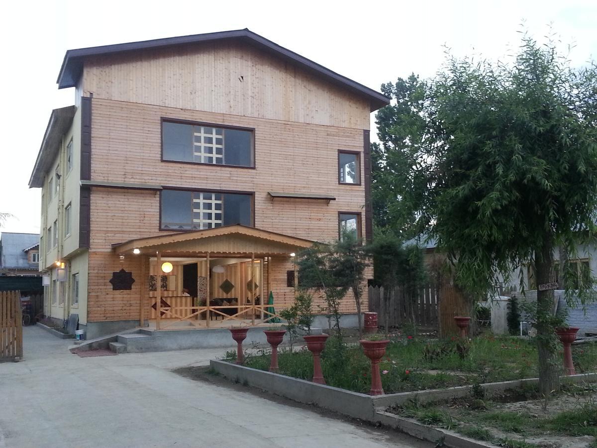 Royal Star Inn Σριναγκάρ Εξωτερικό φωτογραφία