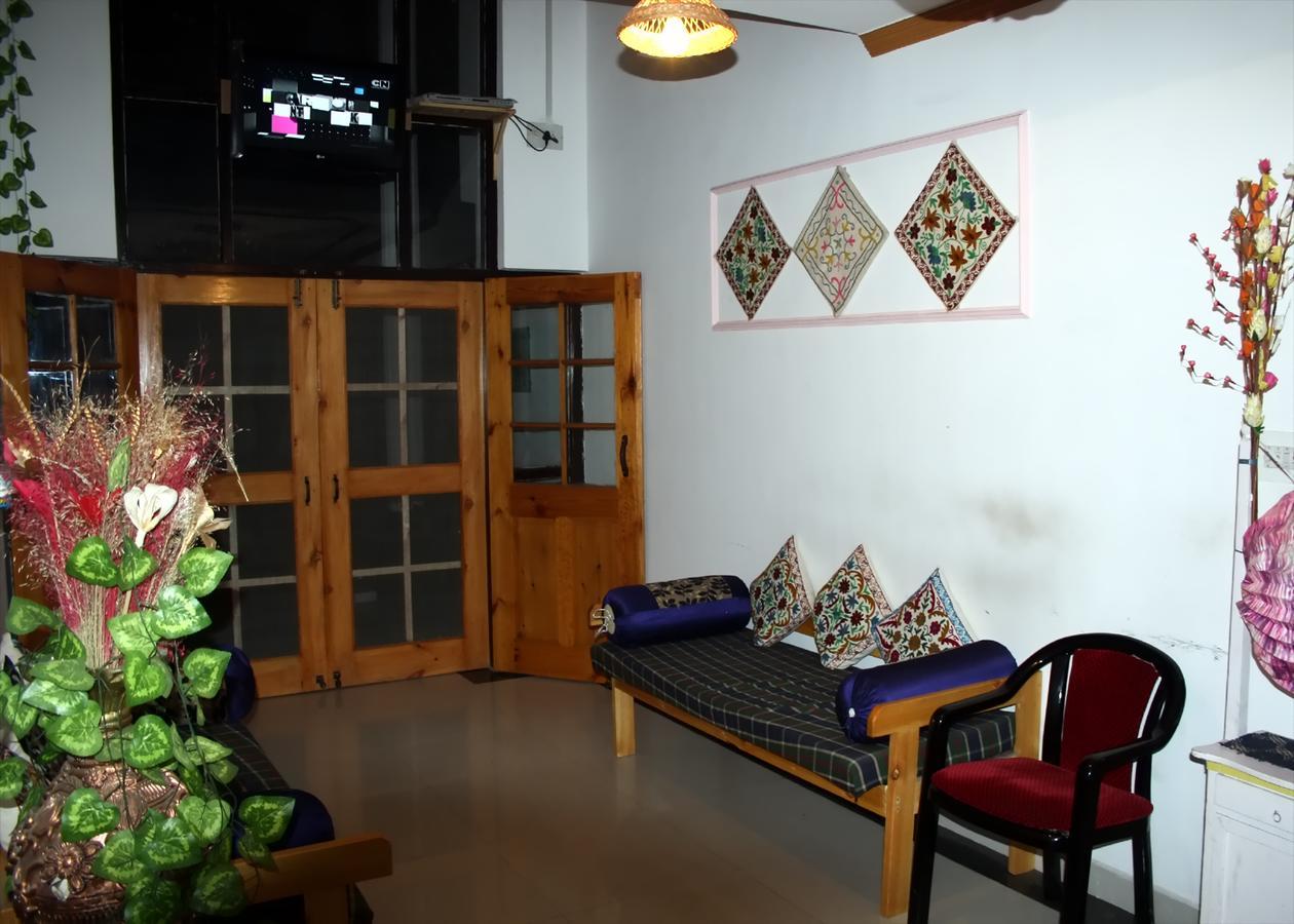Royal Star Inn Σριναγκάρ Εξωτερικό φωτογραφία